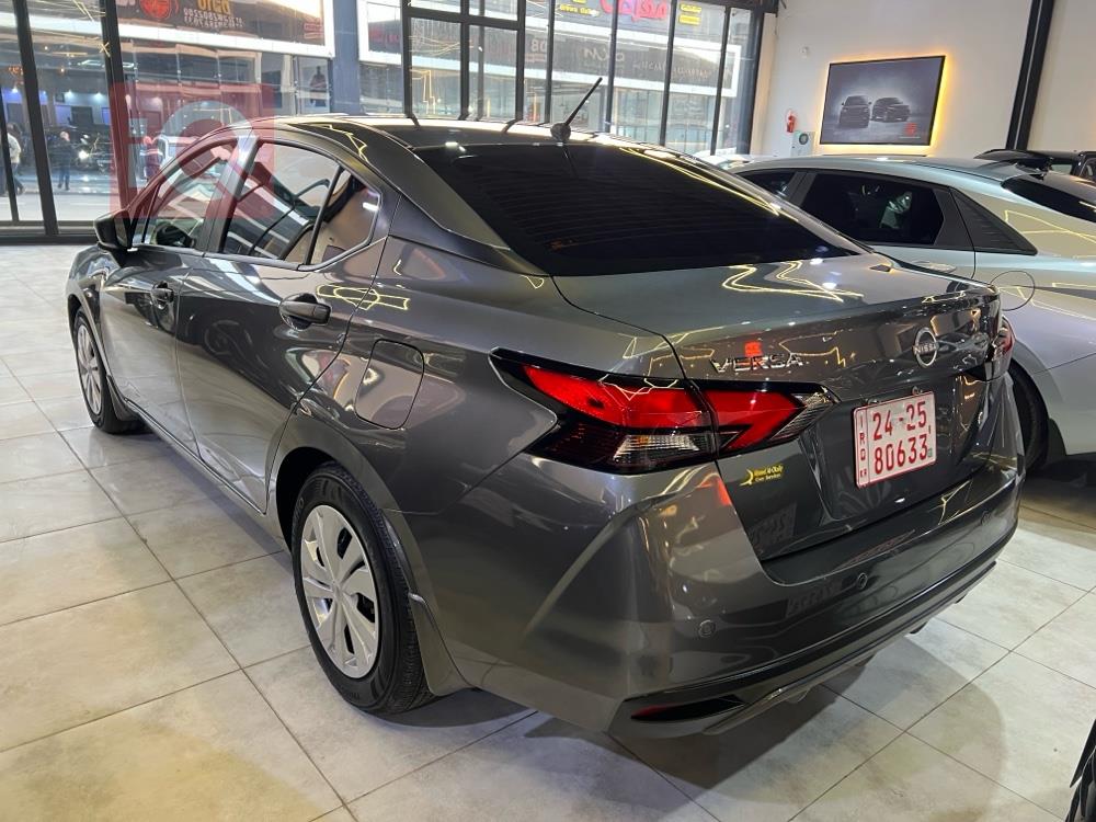 نيسان فيرسا